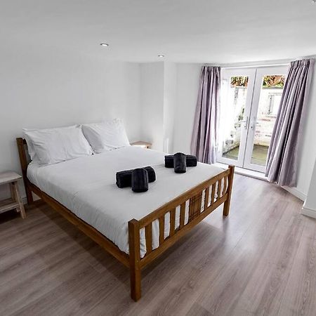 Newly Refurbed, Central Apartment With Free Parking And Hot Tub Lytham St Annes Exterior photo