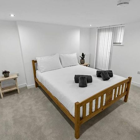 Newly Refurbed, Central Apartment With Free Parking And Hot Tub Lytham St Annes Exterior photo