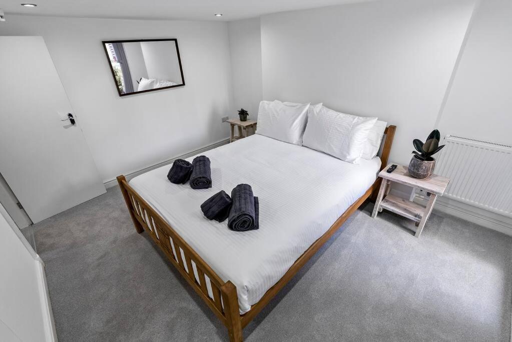 Newly Refurbed, Central Apartment With Free Parking And Hot Tub Lytham St Annes Exterior photo